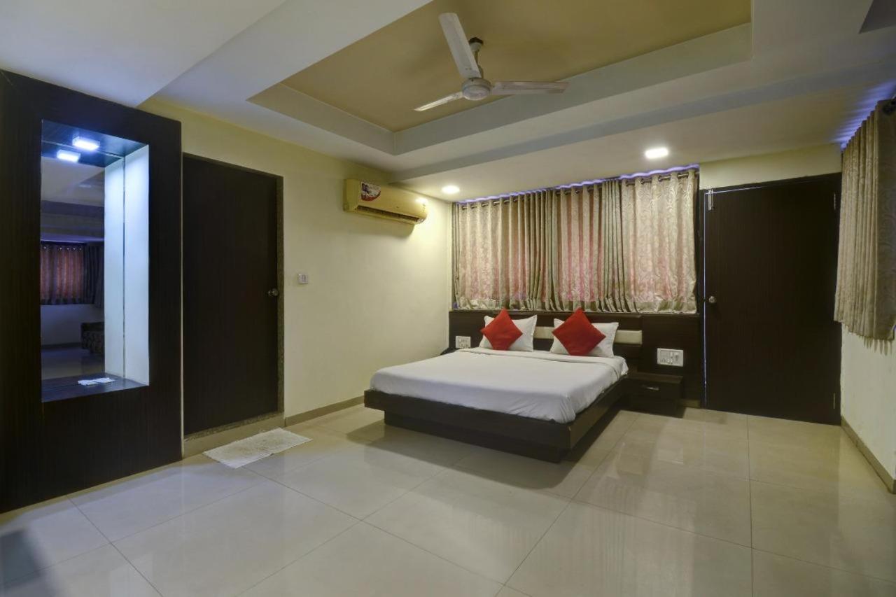 HOTEL Sanwariya Palace view 3