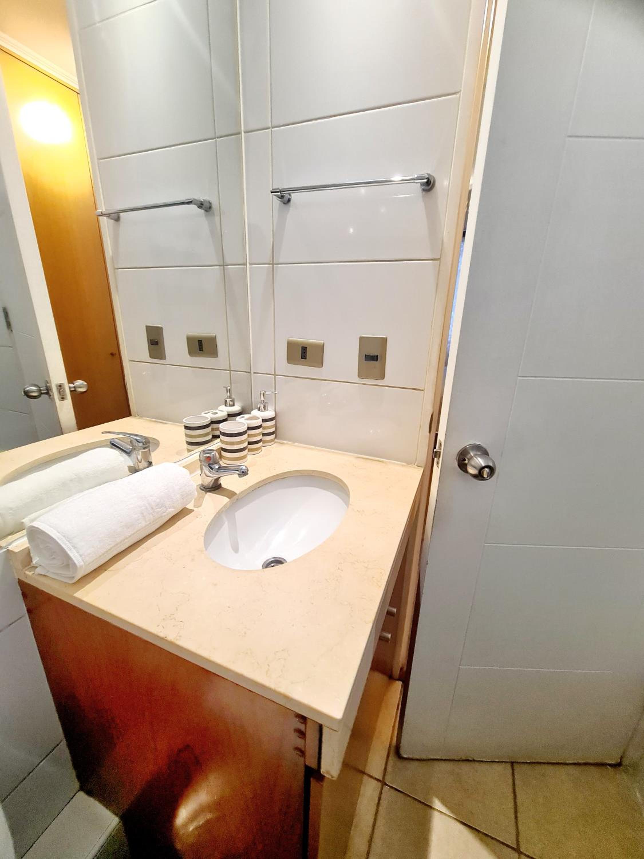 Departamento Completo de 1 Dormitorio I Santiago Centro I Hospital Clínico UC I Piscina en Azotea