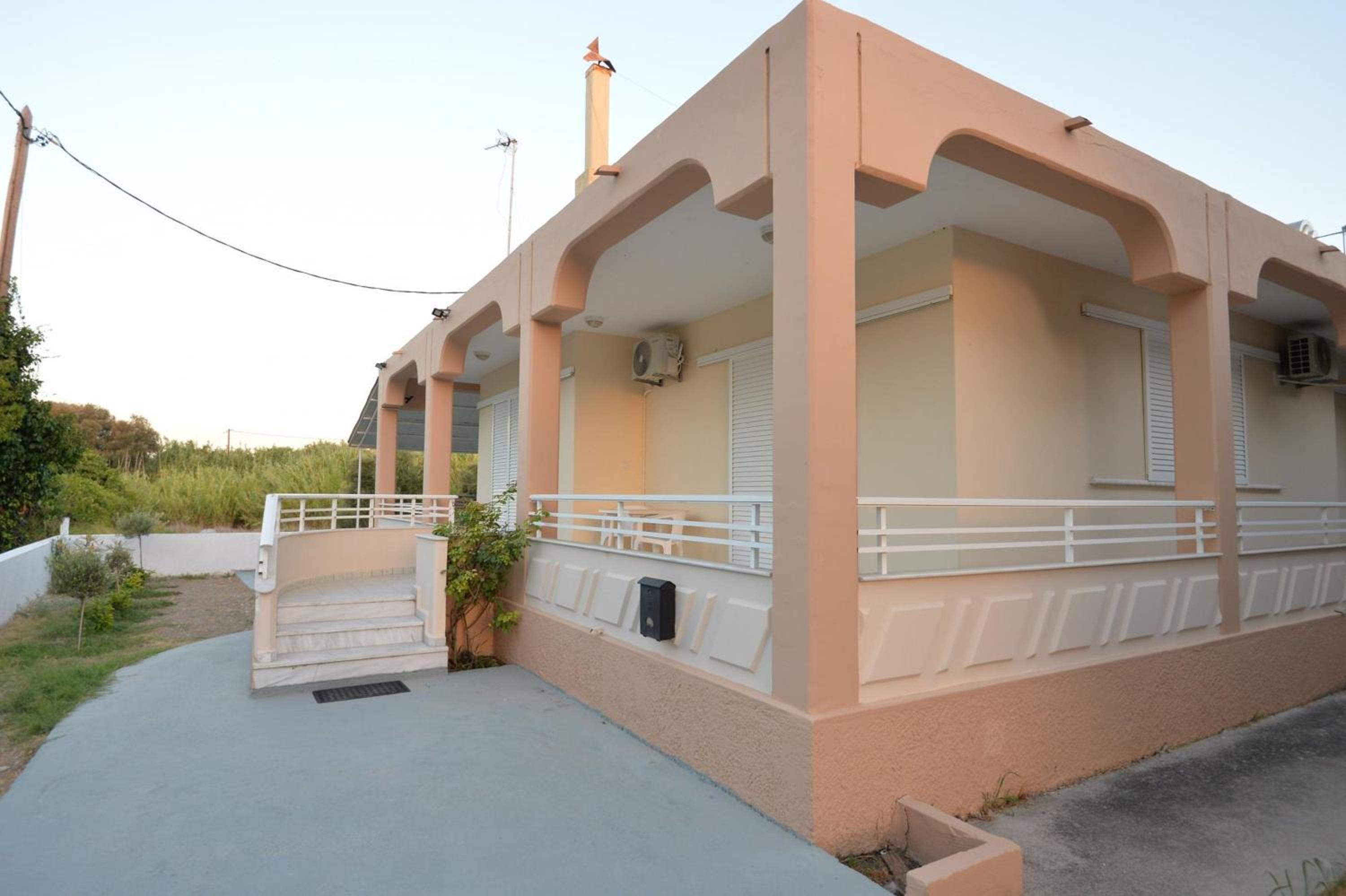 Nina's Apt in Ialysos near the Beach