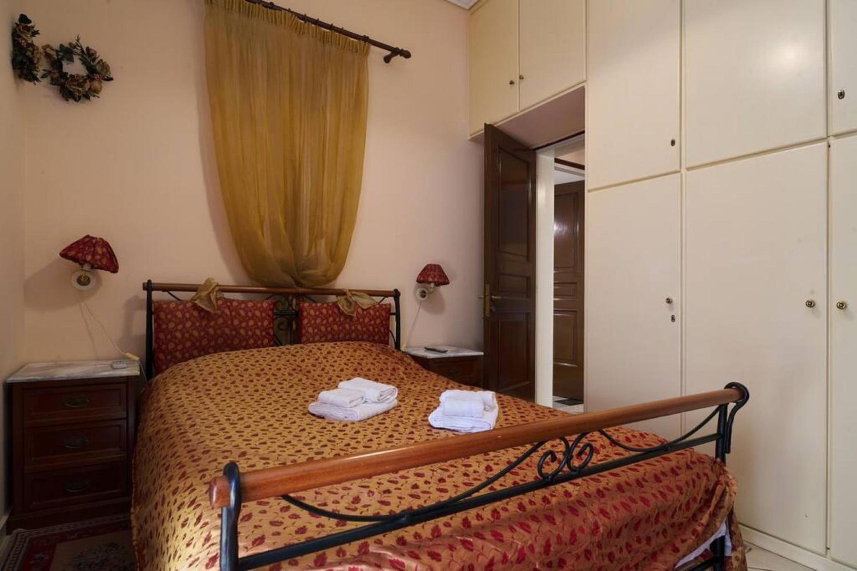 Spacious central apartment wh free parking spaces photo 2