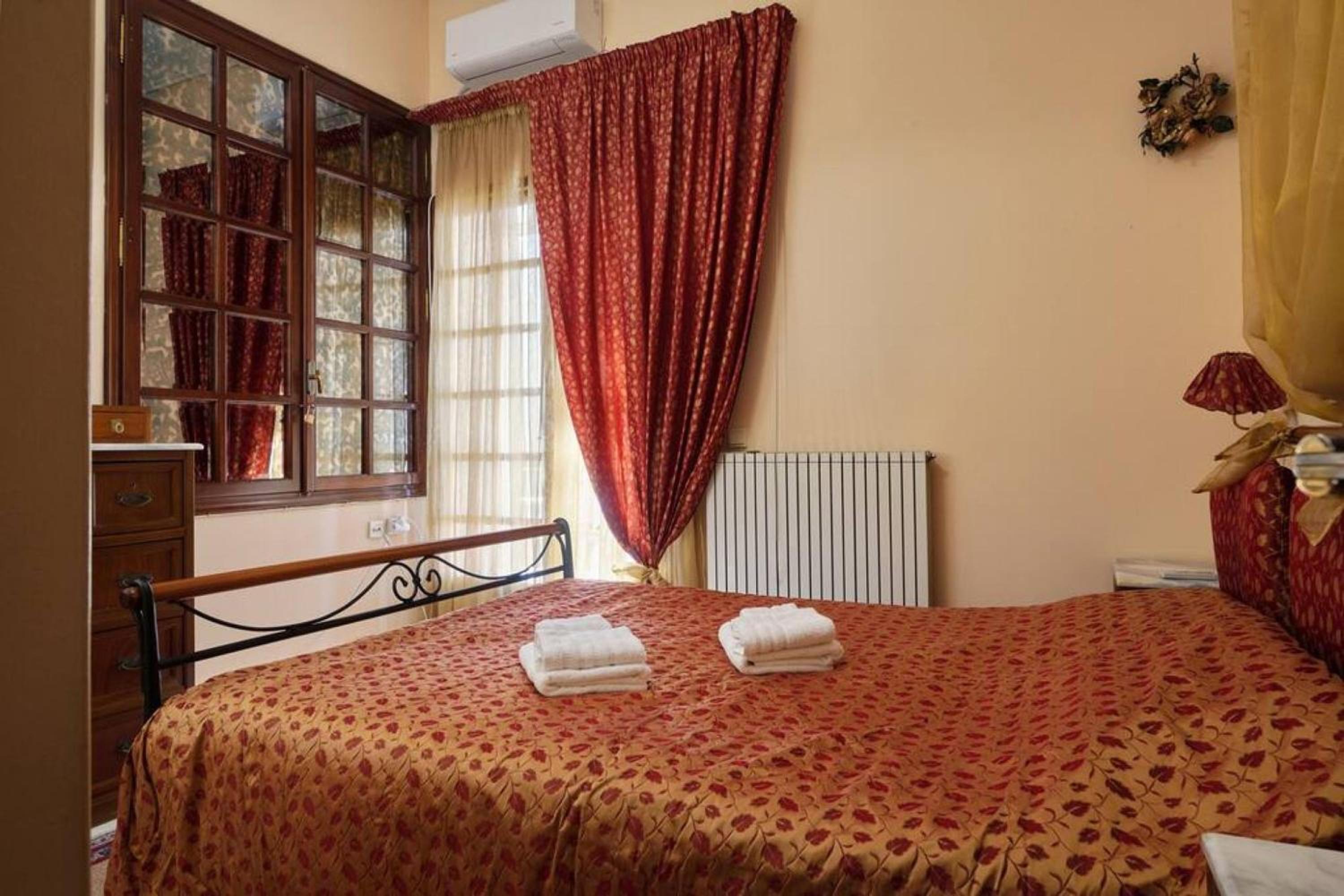 Spacious central apartment wh free parking spaces photo 4