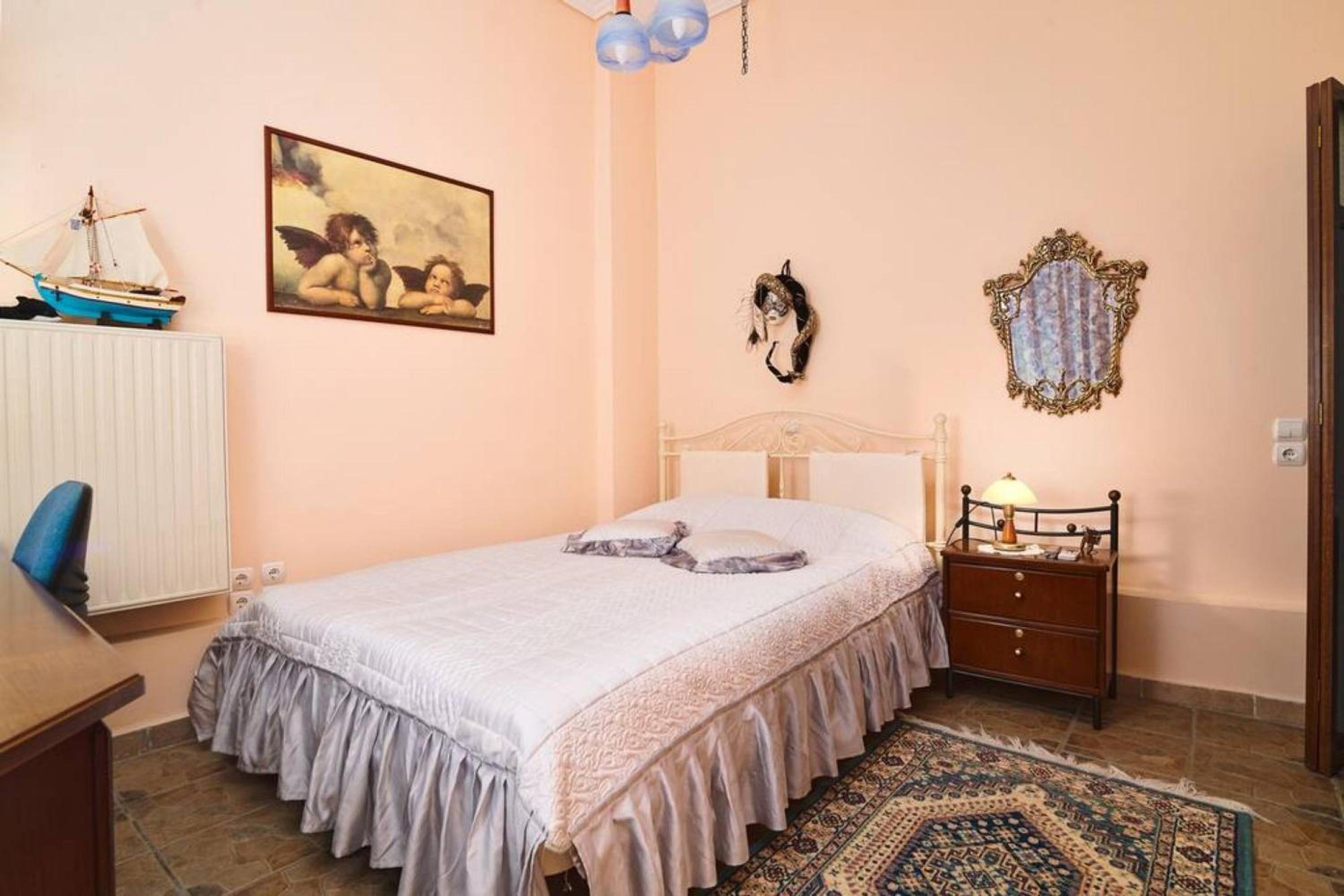 Spacious central apartment wh free parking spaces photo 5