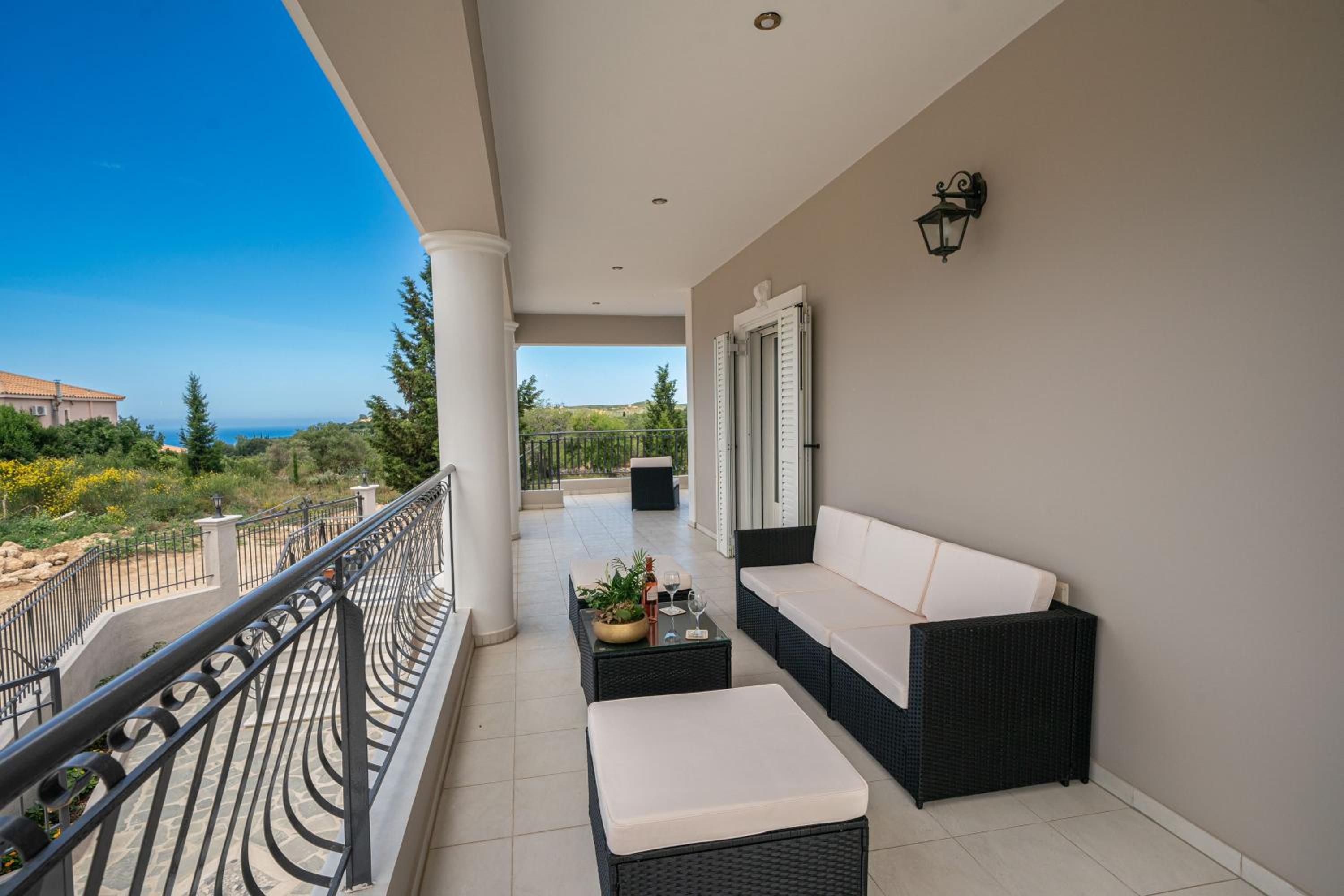 Luxury Villa Irene Metaxata