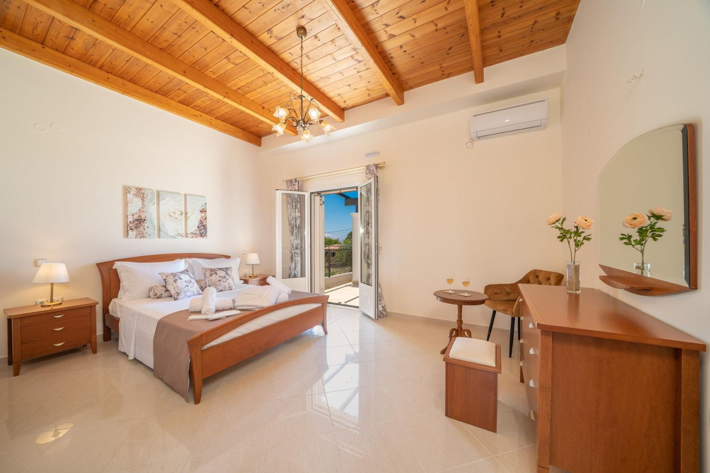 Luxury Villa Irene Metaxata