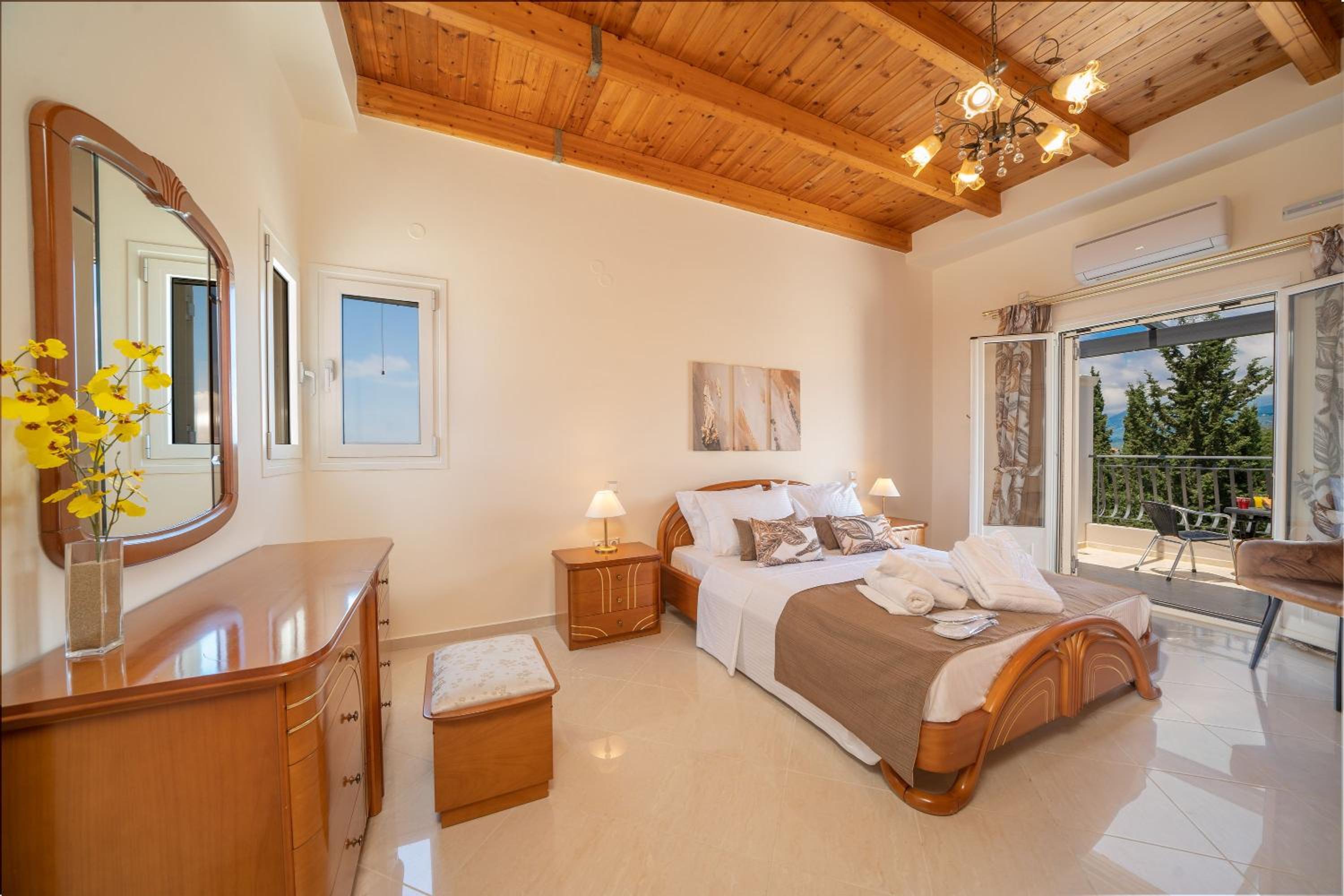 Luxury Villa Irene Metaxata