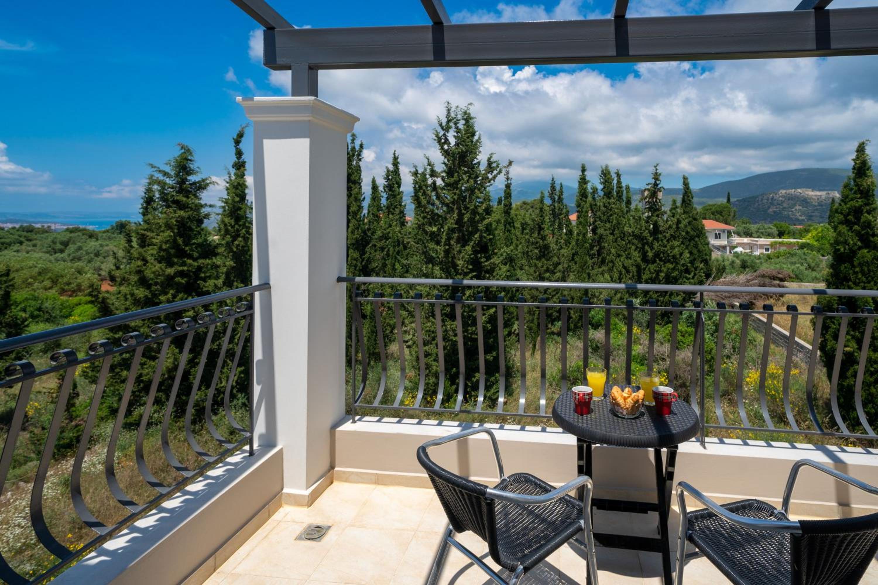 Luxury Villa Irene Metaxata