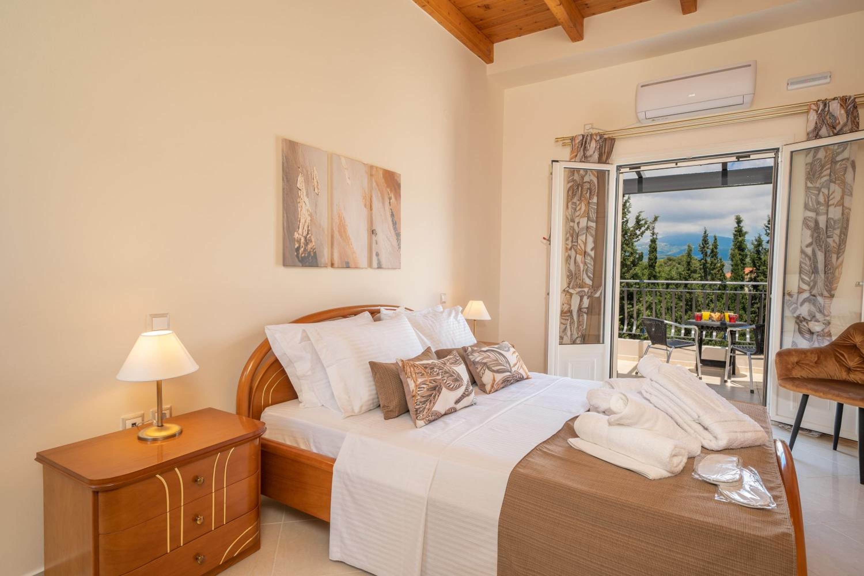 Luxury Villa Irene Metaxata
