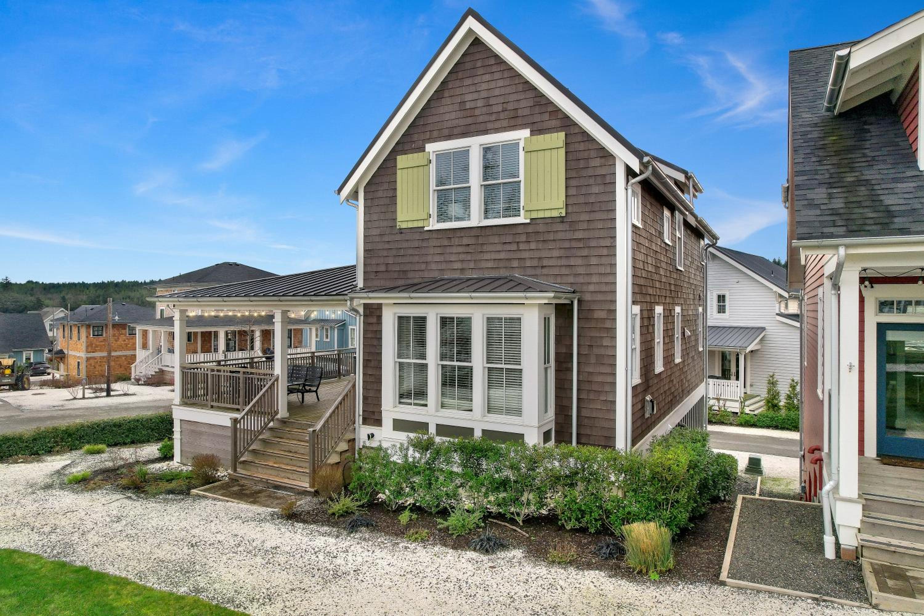 The Beach Pine by Seabrook Hospitality view 2