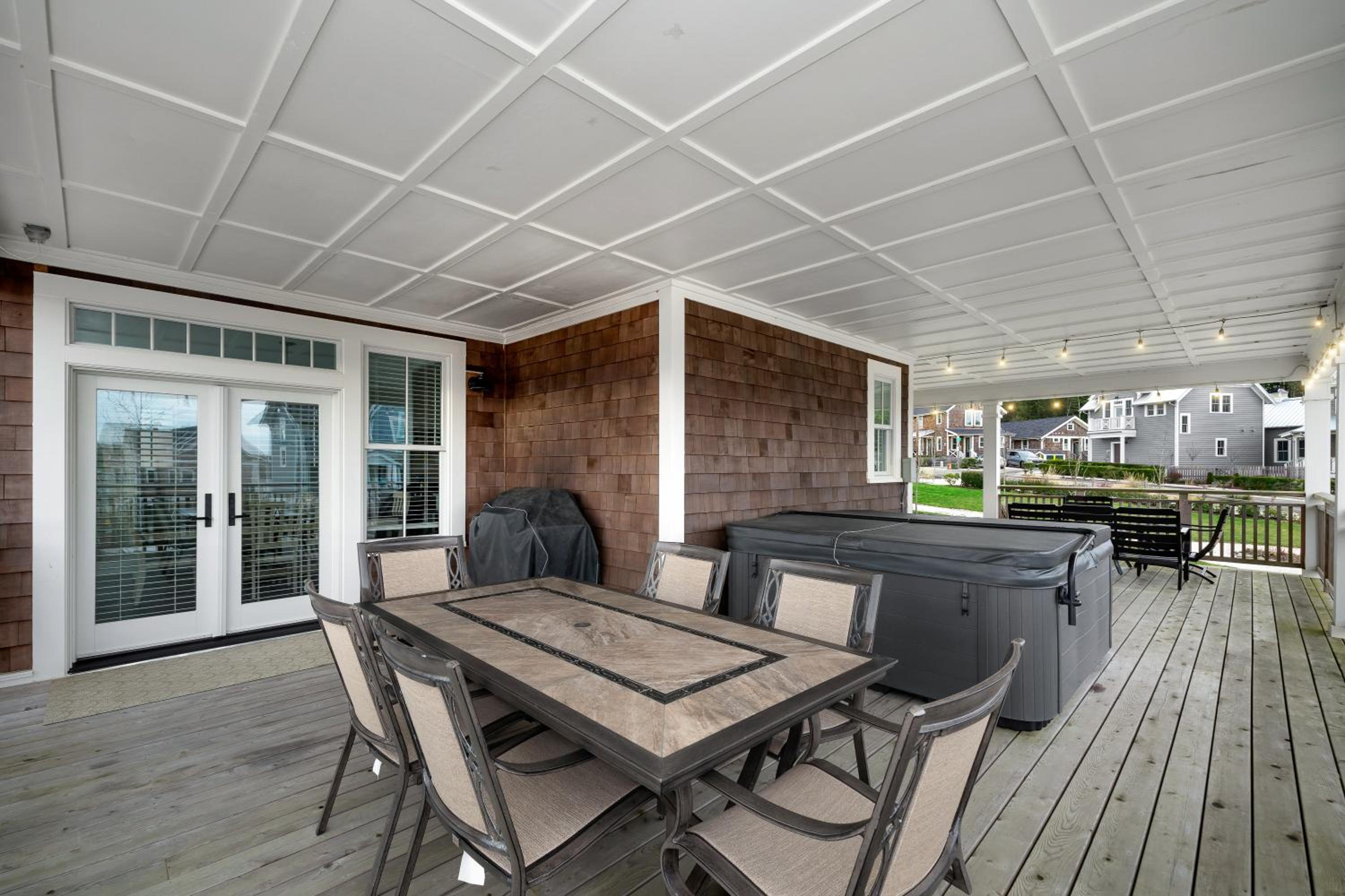 The Beach Pine by Seabrook Hospitality view 3