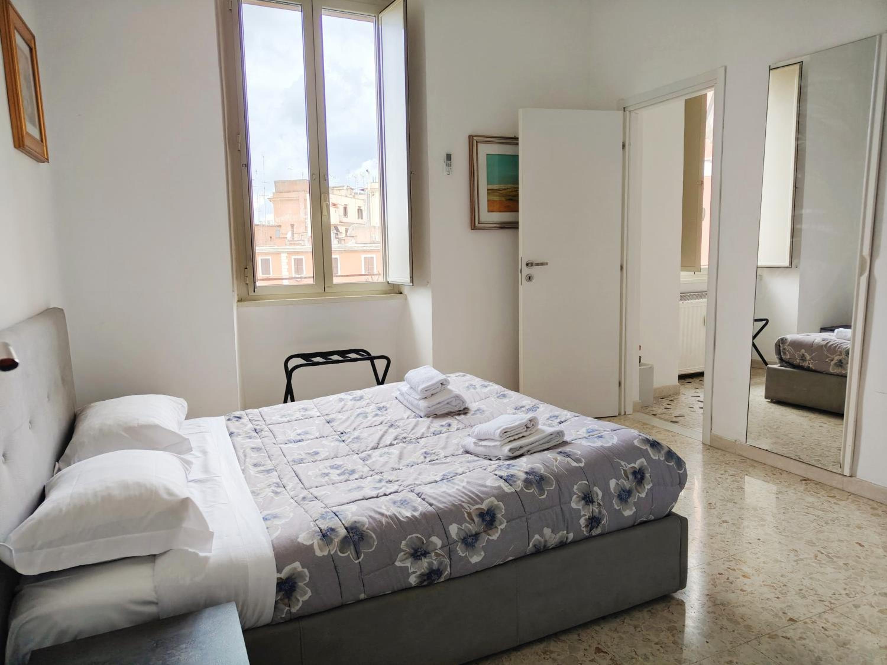 AmoRoma Home