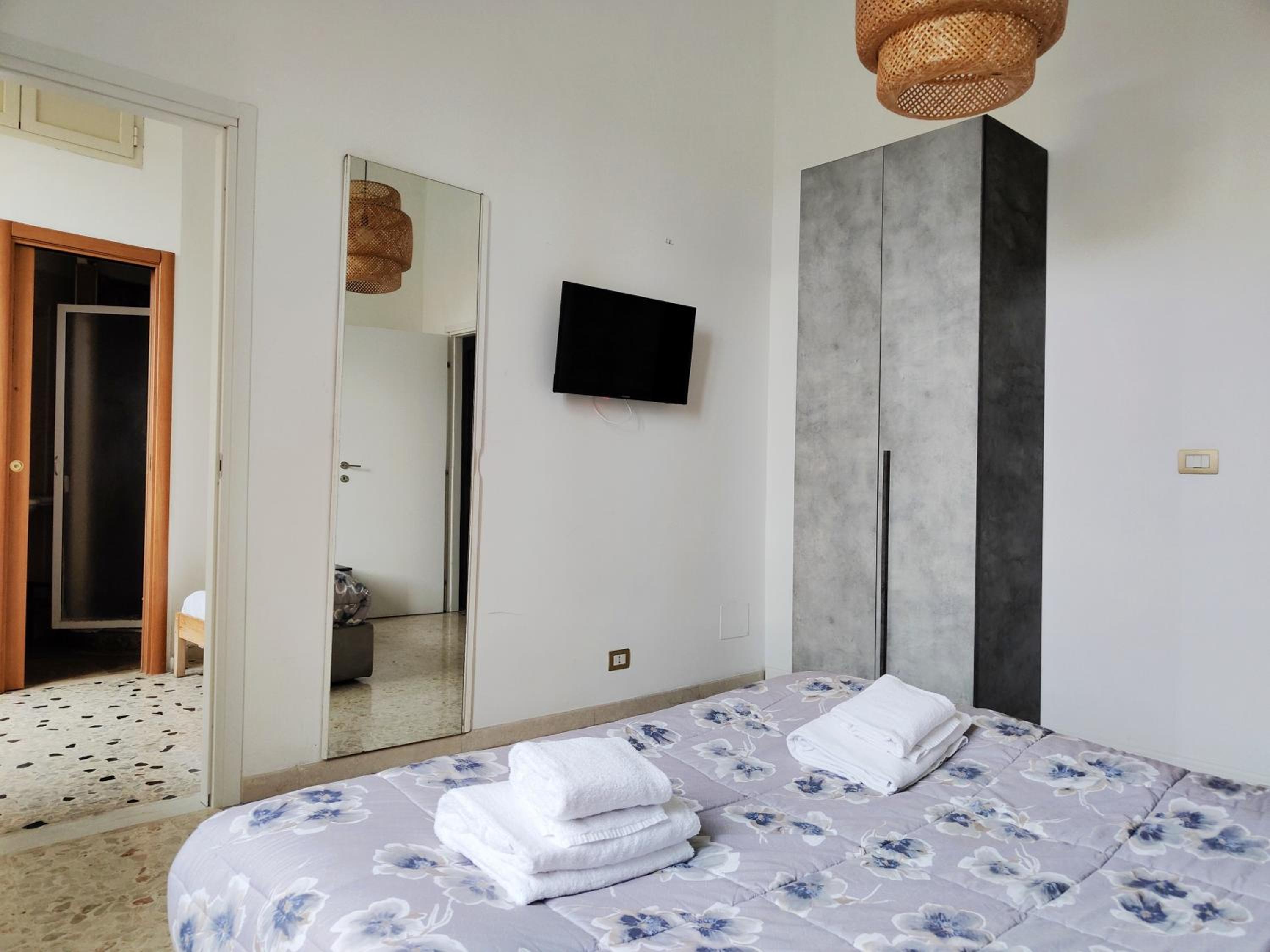 AmoRoma Home