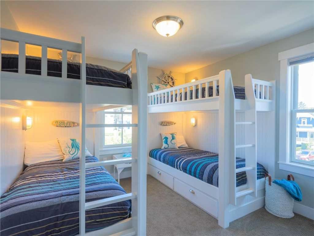 Seaglass Cottage by Seabrook Hospitality