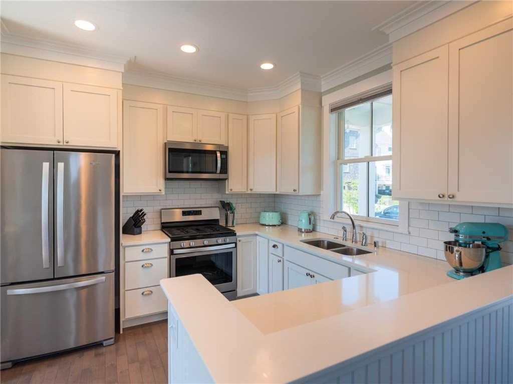 Seaglass Cottage by Seabrook Hospitality
