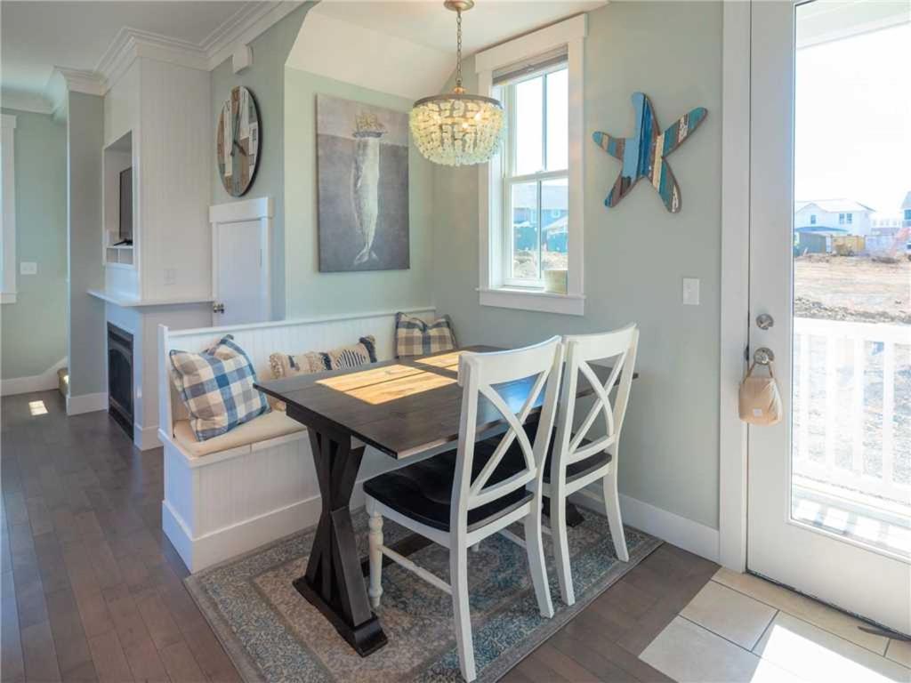 Seaglass Cottage by Seabrook Hospitality