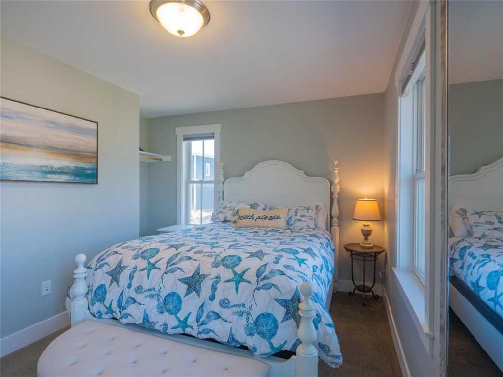 Seaglass Cottage by Seabrook Hospitality