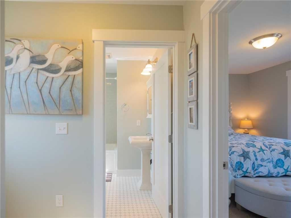 Seaglass Cottage by Seabrook Hospitality
