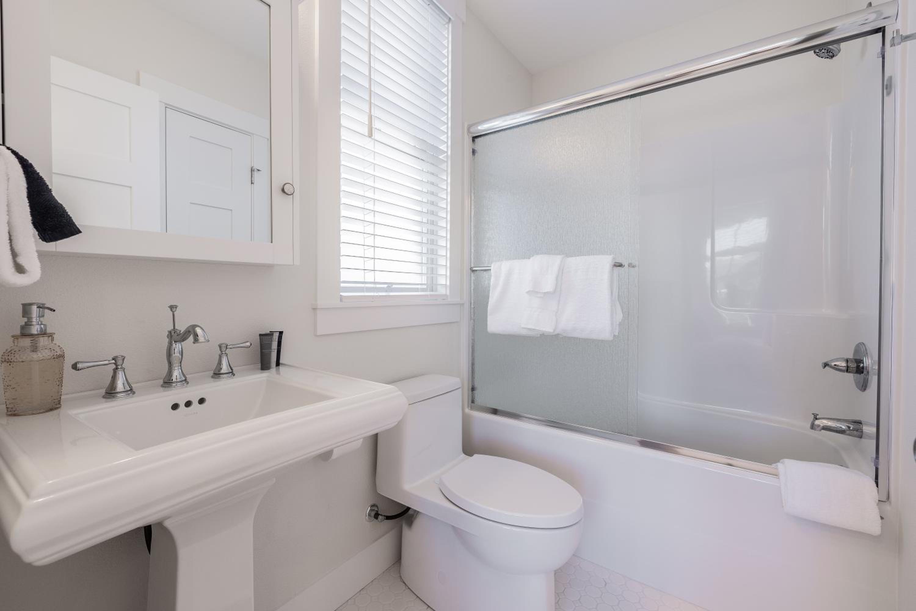 The Salty Mermaid by Seabrook Hospitality view 4