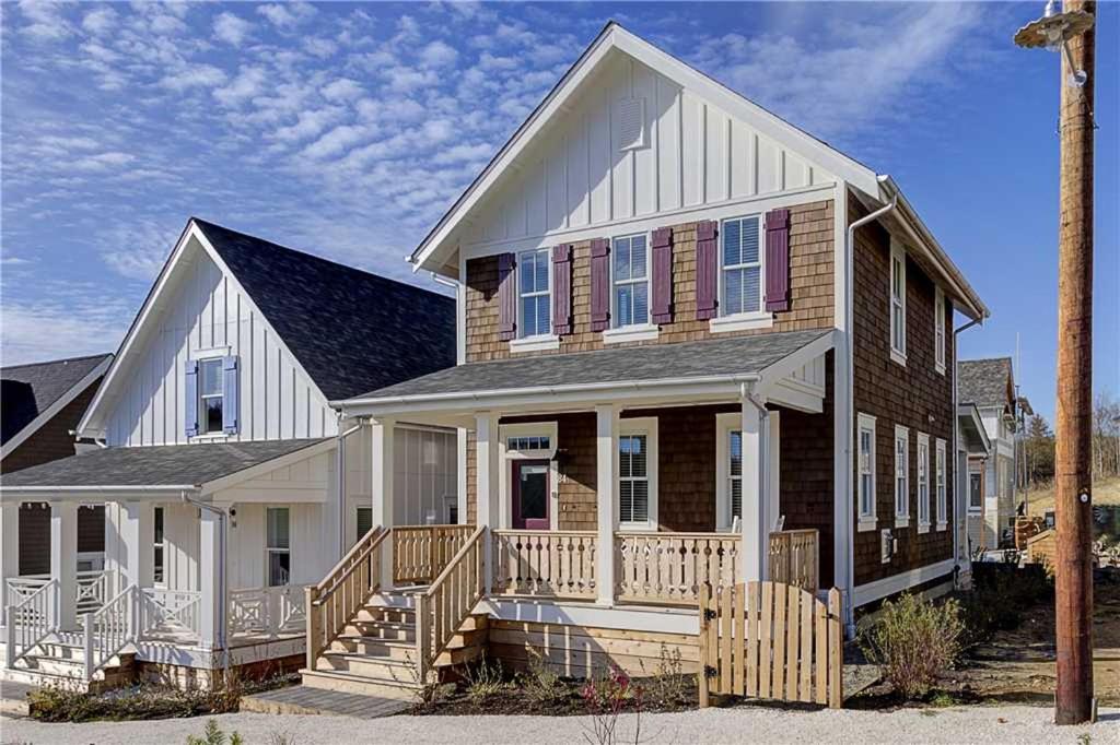 Silver Seadream by Seabrook Hospitality