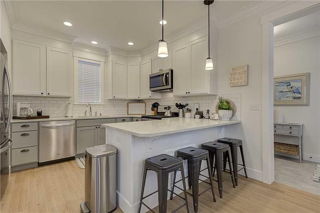Silver Seadream by Seabrook Hospitality