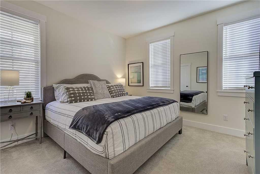 Silver Seadream by Seabrook Hospitality