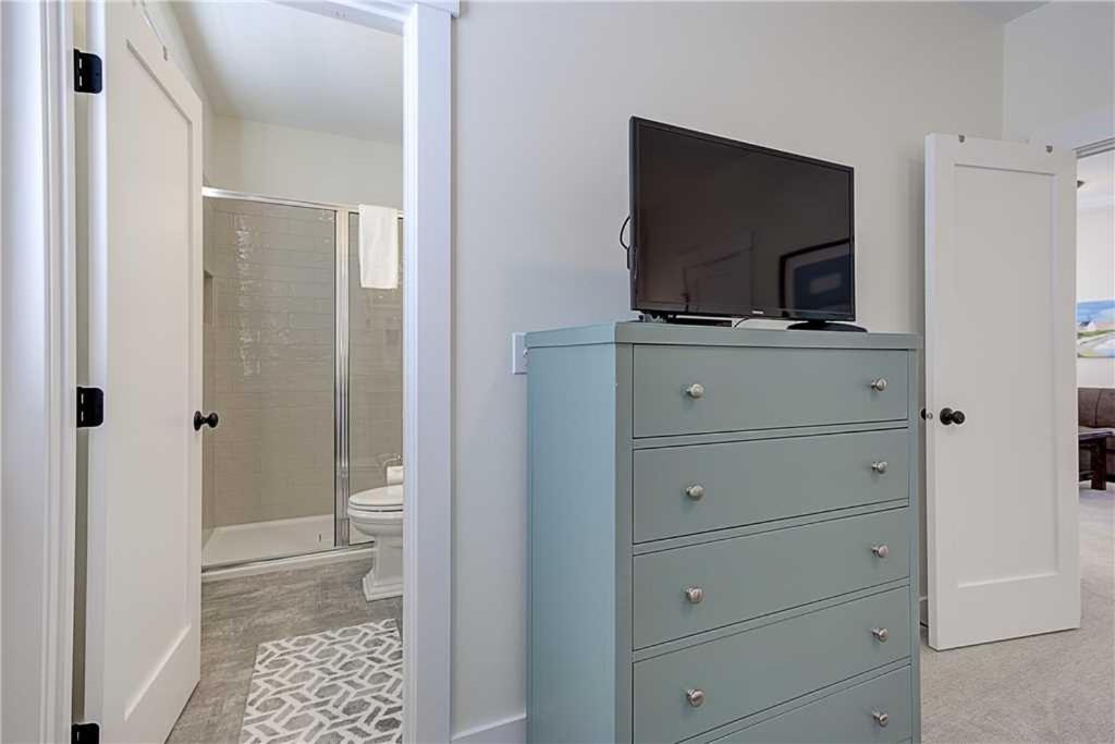 Silver Seadream by Seabrook Hospitality