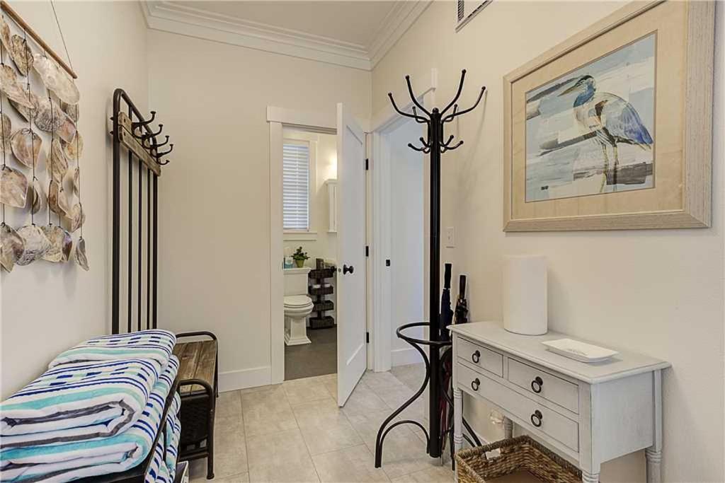 Silver Seadream by Seabrook Hospitality