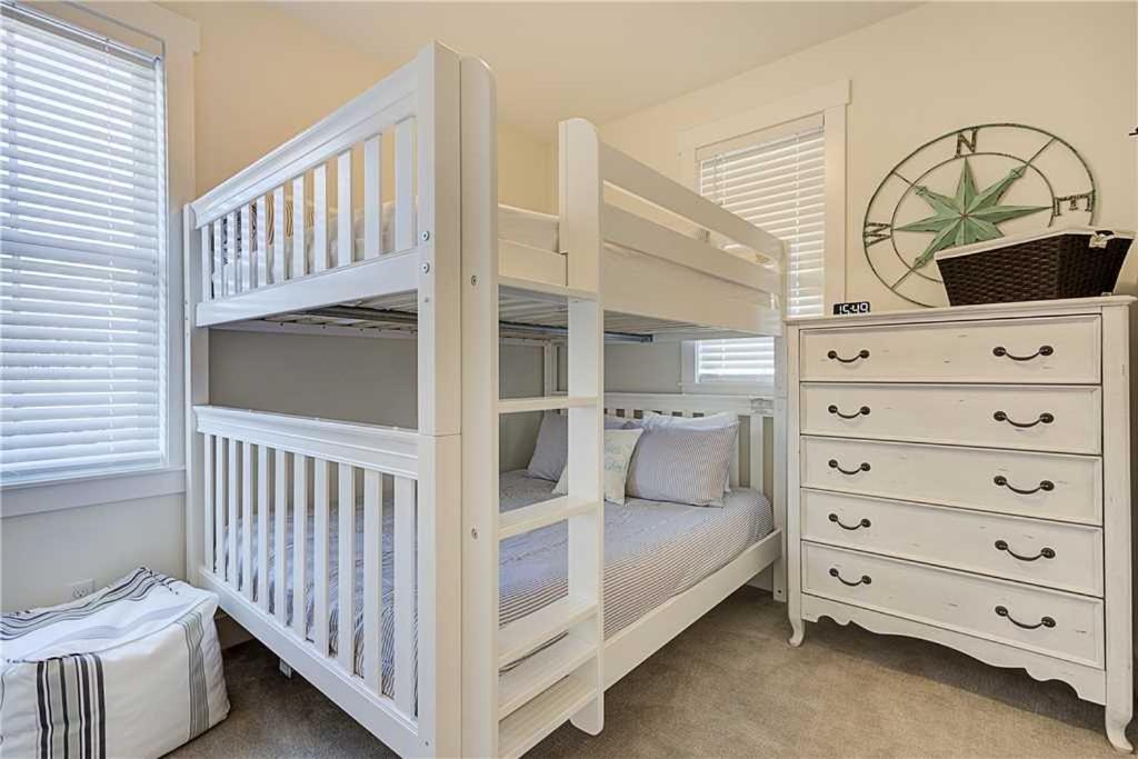 Silver Seadream by Seabrook Hospitality