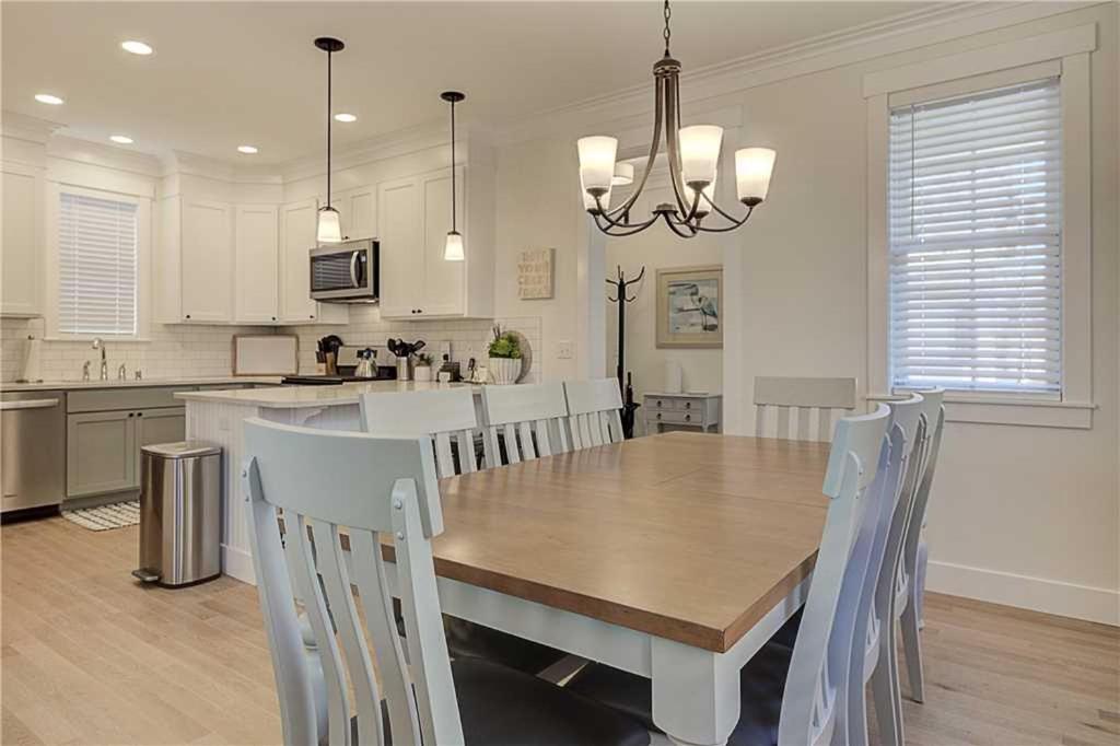 Silver Seadream by Seabrook Hospitality