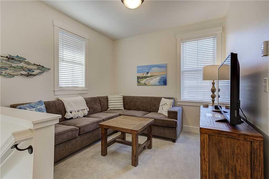 Silver Seadream by Seabrook Hospitality