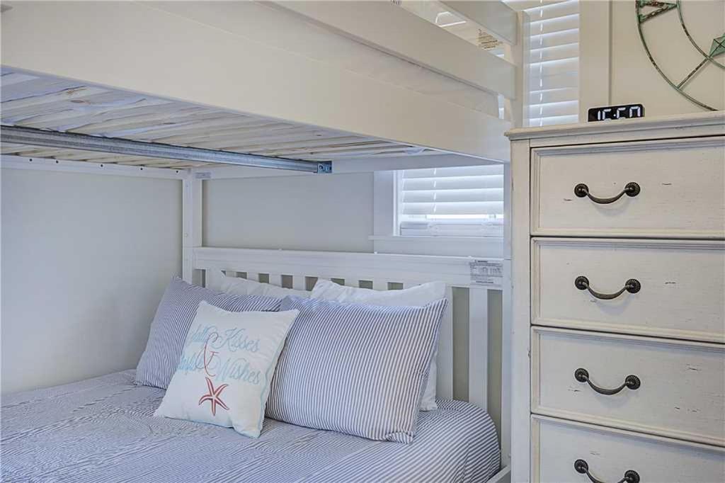 Silver Seadream by Seabrook Hospitality