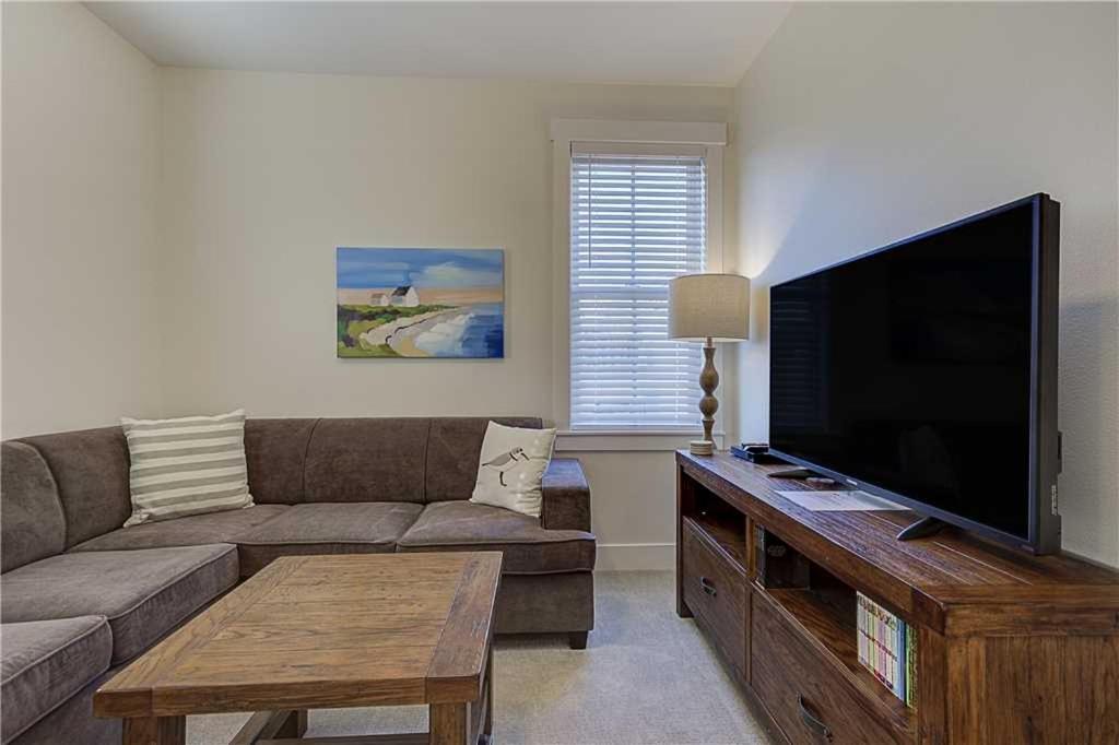 Silver Seadream by Seabrook Hospitality