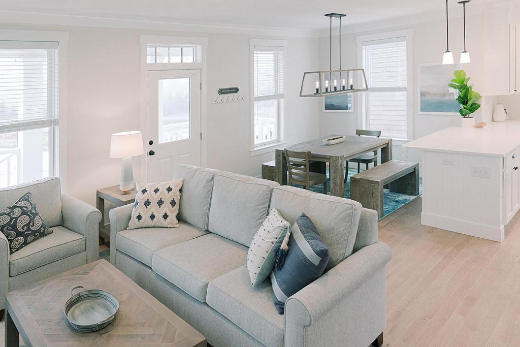 Tidewater Cottage by Seabrook Hospitality
