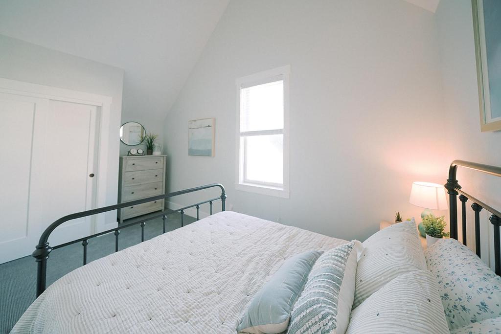 Tidewater Cottage by Seabrook Hospitality