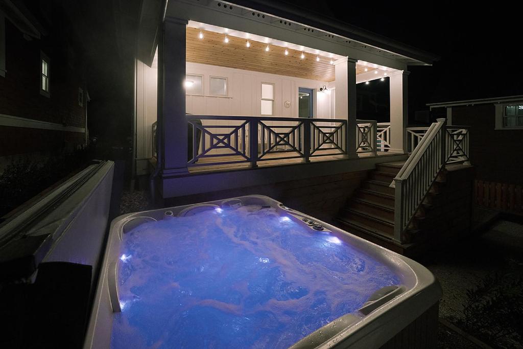 Tidewater Cottage by Seabrook Hospitality