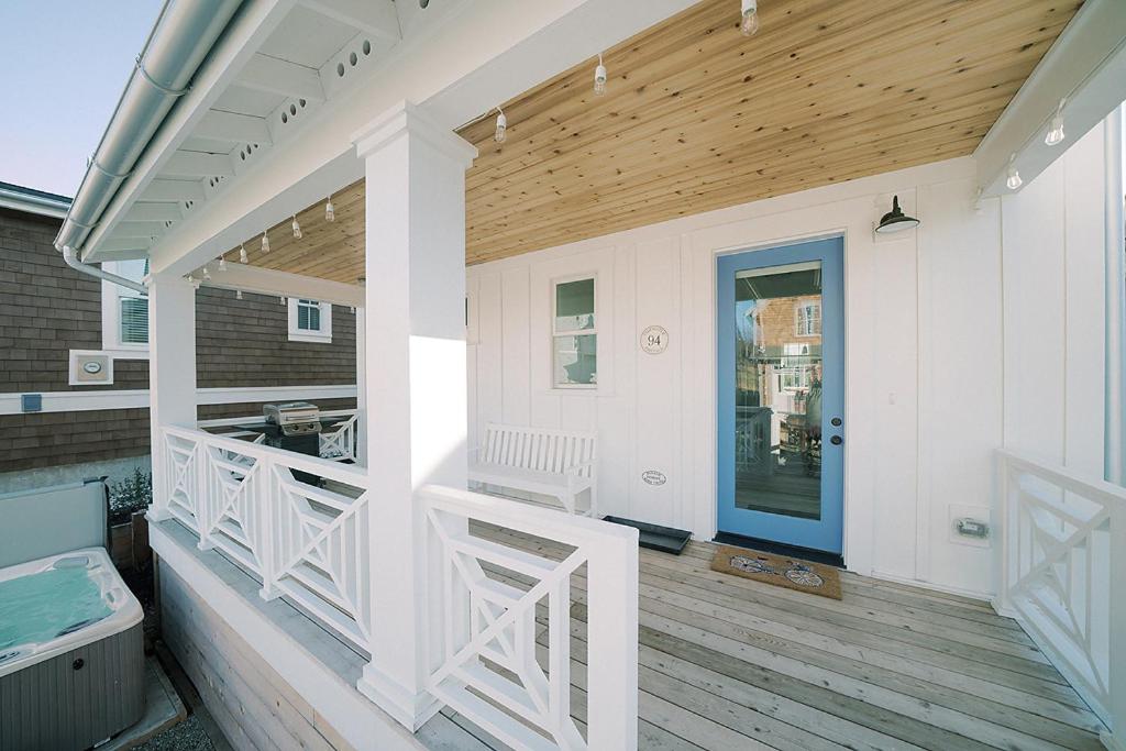 Tidewater Cottage by Seabrook Hospitality