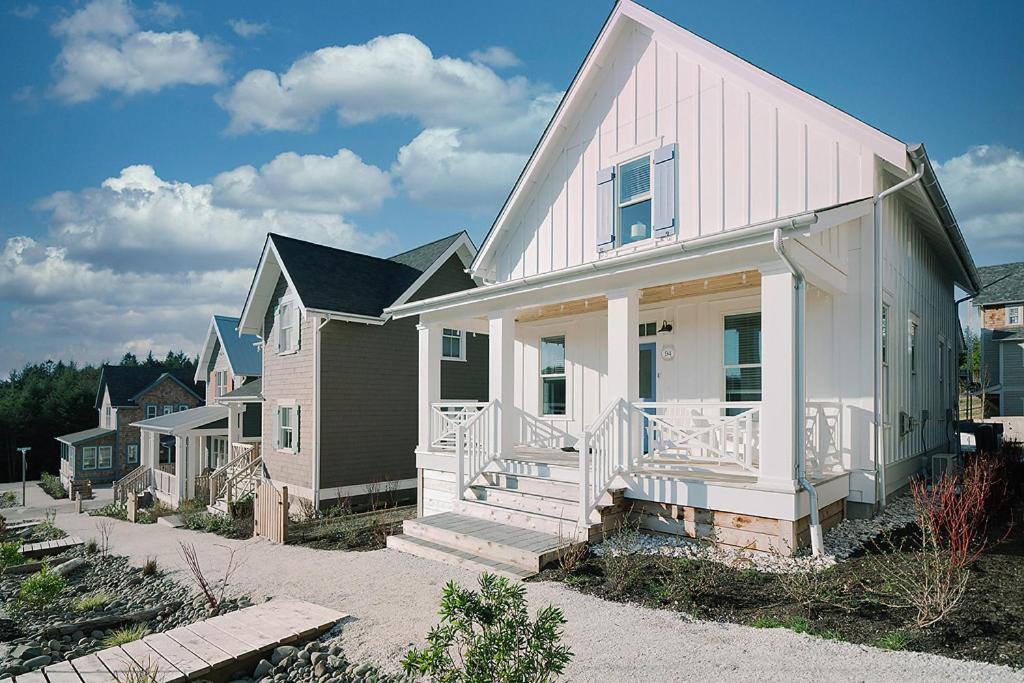 Tidewater Cottage by Seabrook Hospitality