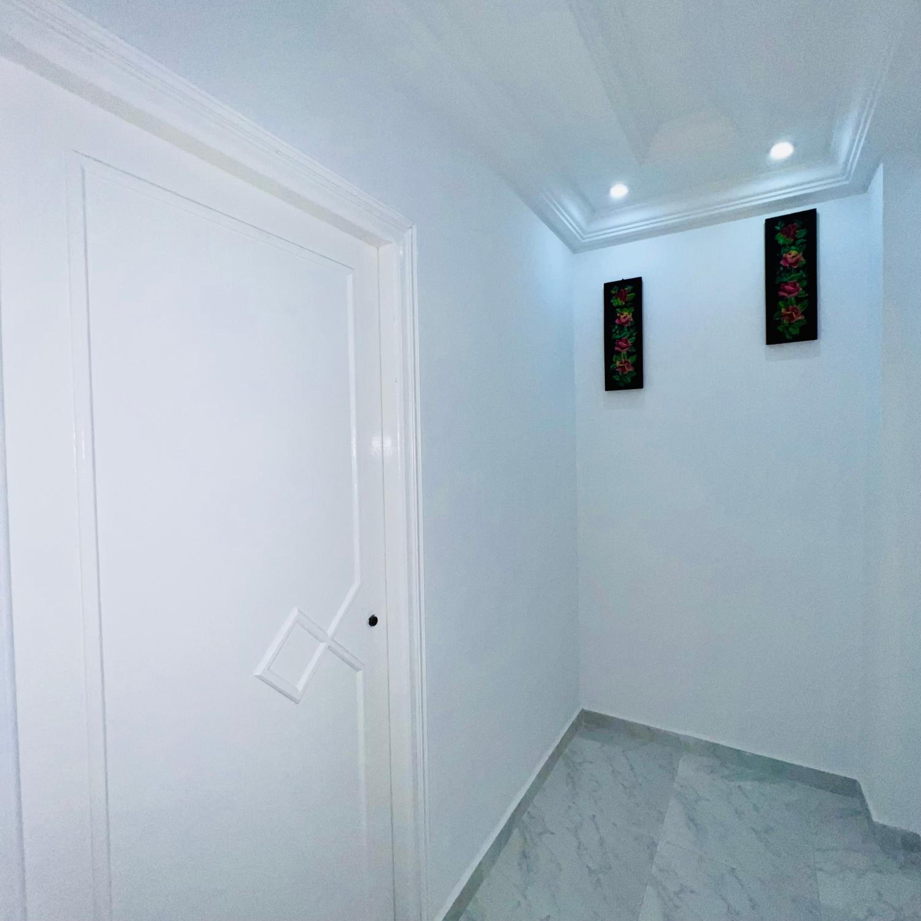 Appartement neuf, moderne et cosy proche de l'aéroport - Tunis view 5