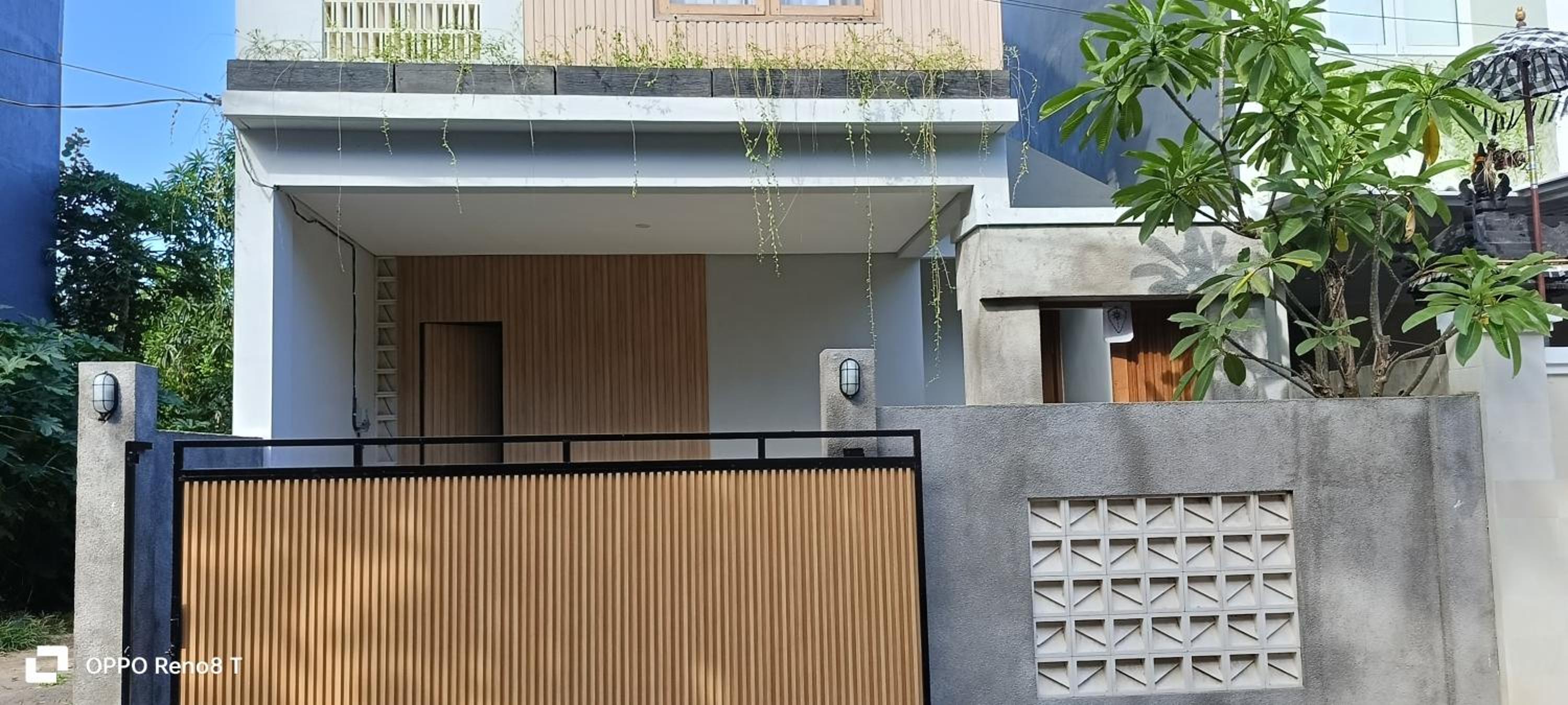 Alodia Villa with pool & kitchen view 3