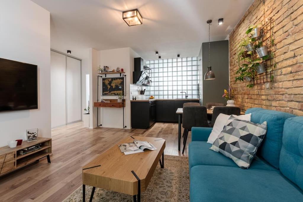 Designer Old Town Apartment next to hockey stadium view 3