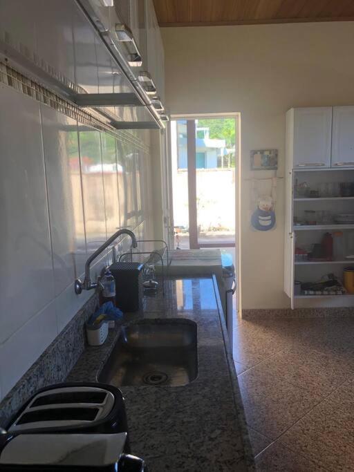 Casa em condomínio Angra