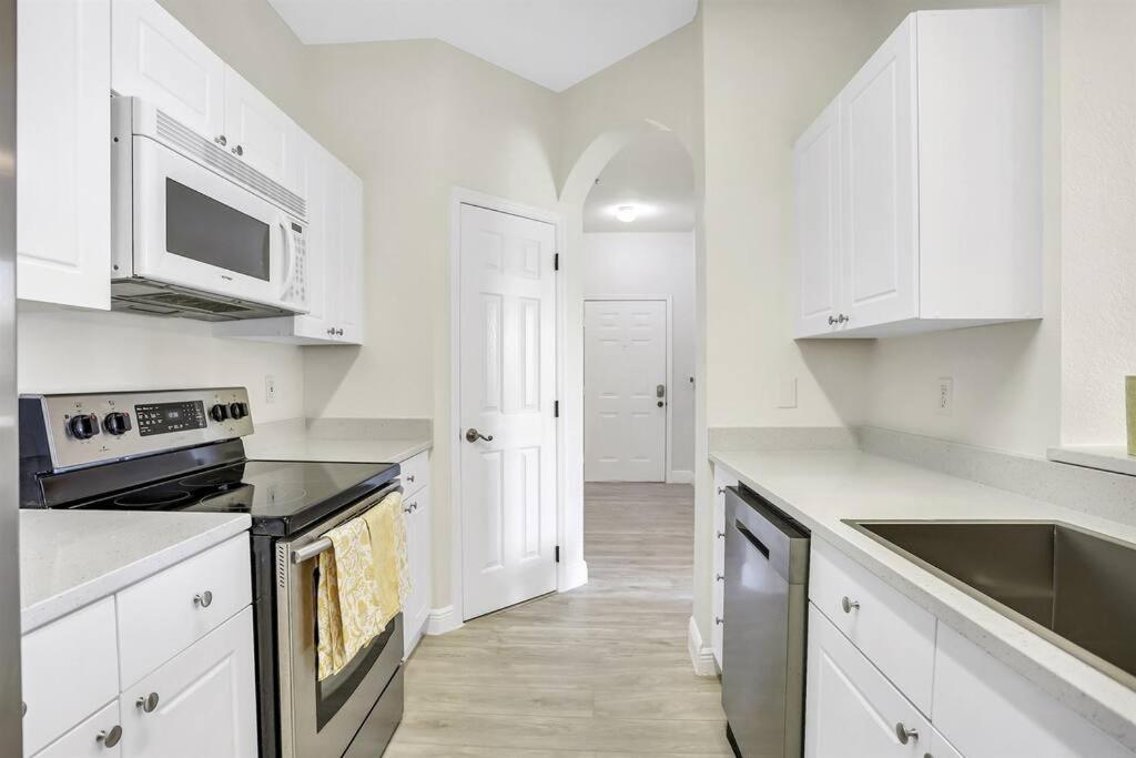 25% Off Stylish Disney Condo Near Parks PoolArcade view 4