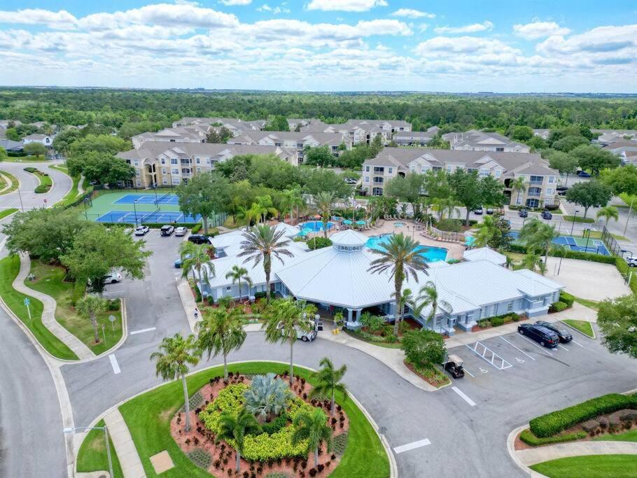 25% Off Stylish Disney Condo Near Parks PoolArcade view 5
