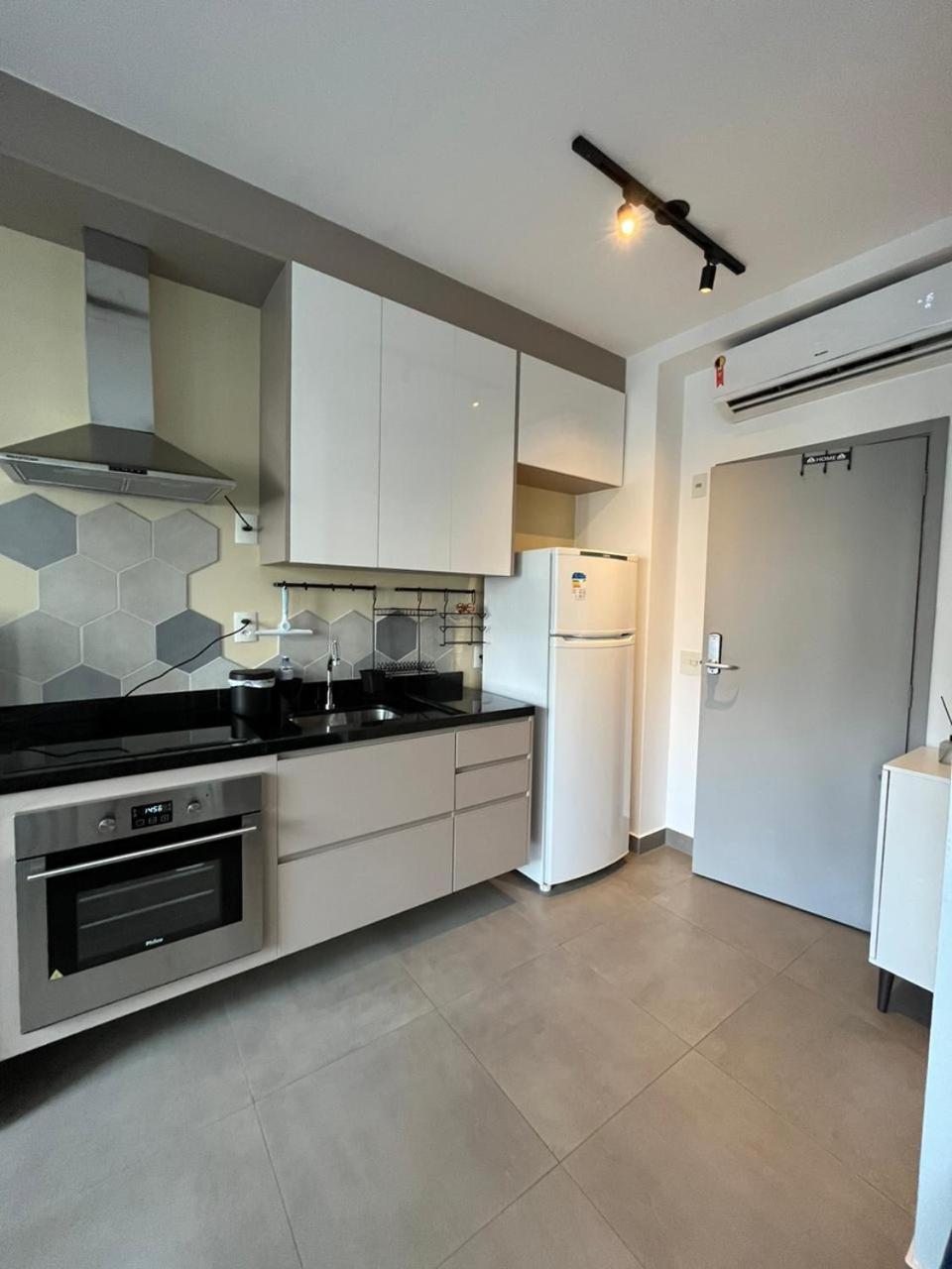 Flat Deluxe ampla varanda - VN Capote Rebouças Jardins