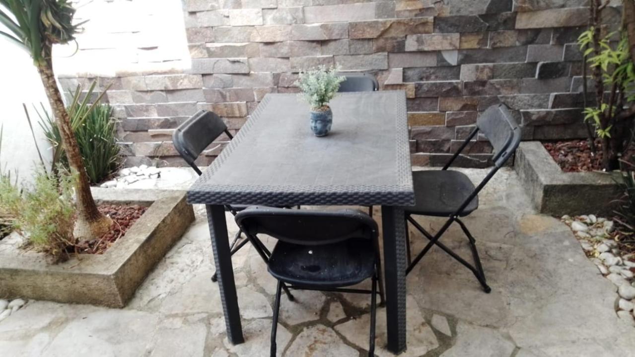 Hermosa Casa con Chimenea