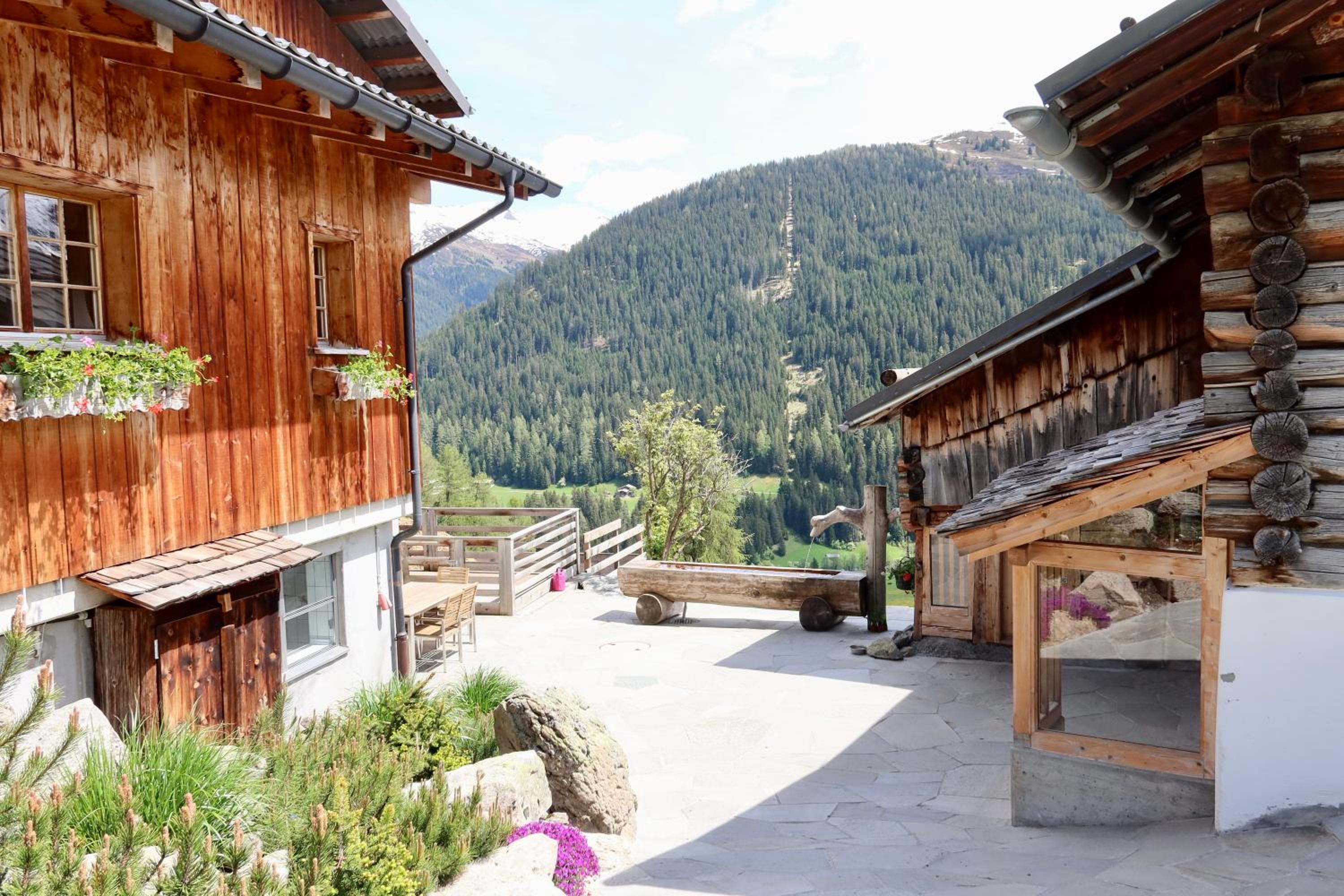 Naturedome Hof Camenisch