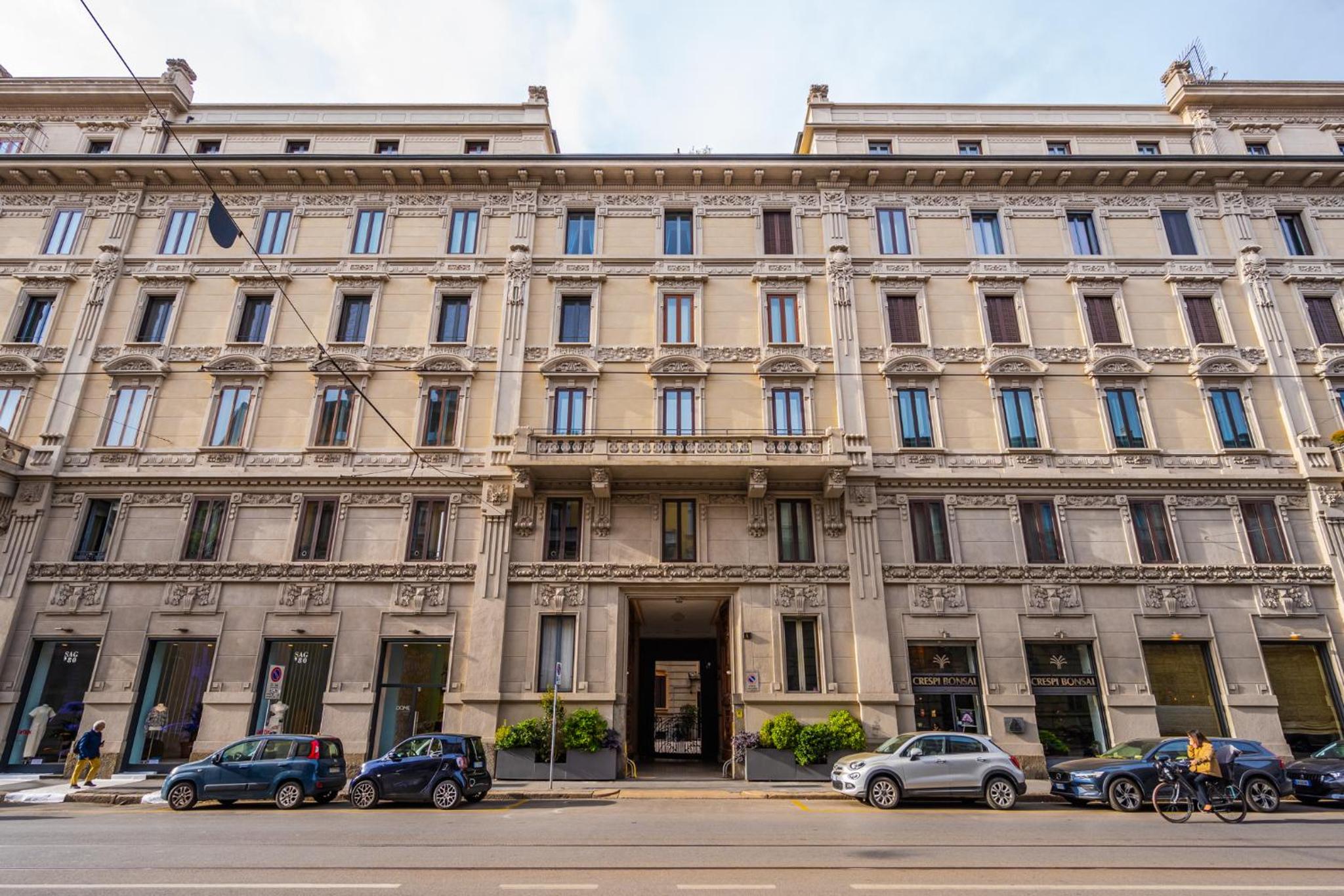 Spacious Apartment in Central Milan Next to Metro