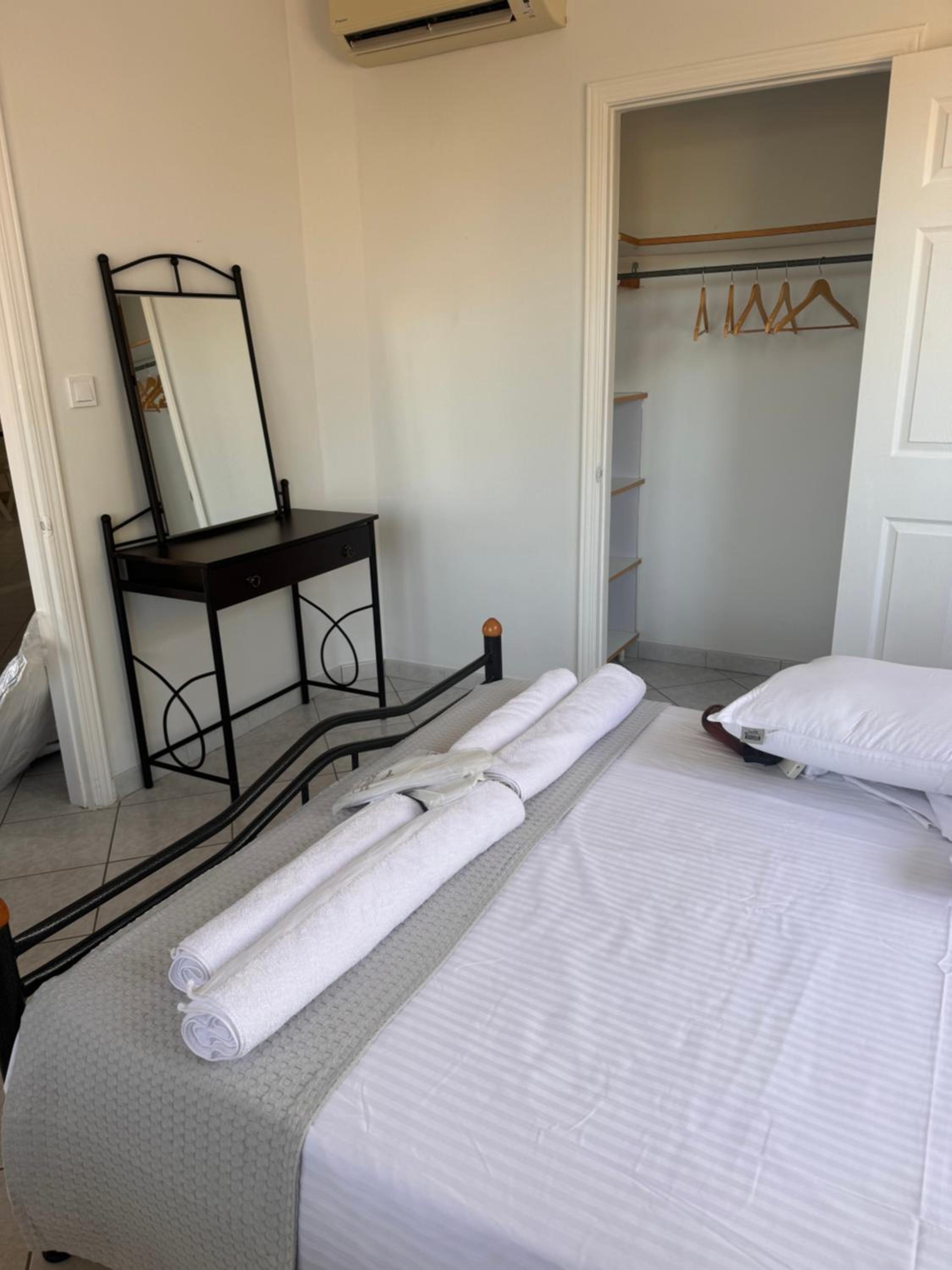 KAMARINOS apartment