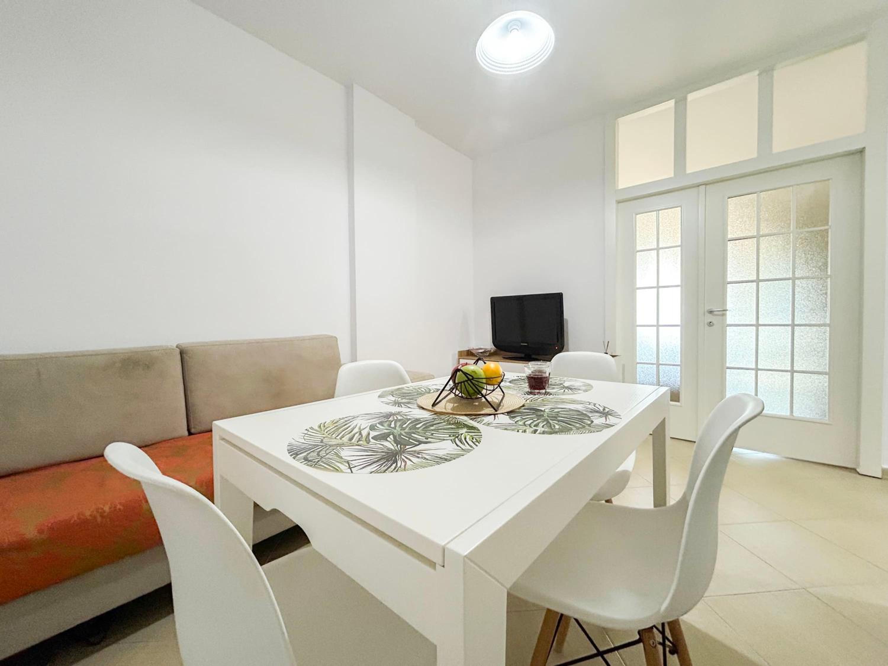 Two bedrooms, Top Location 972