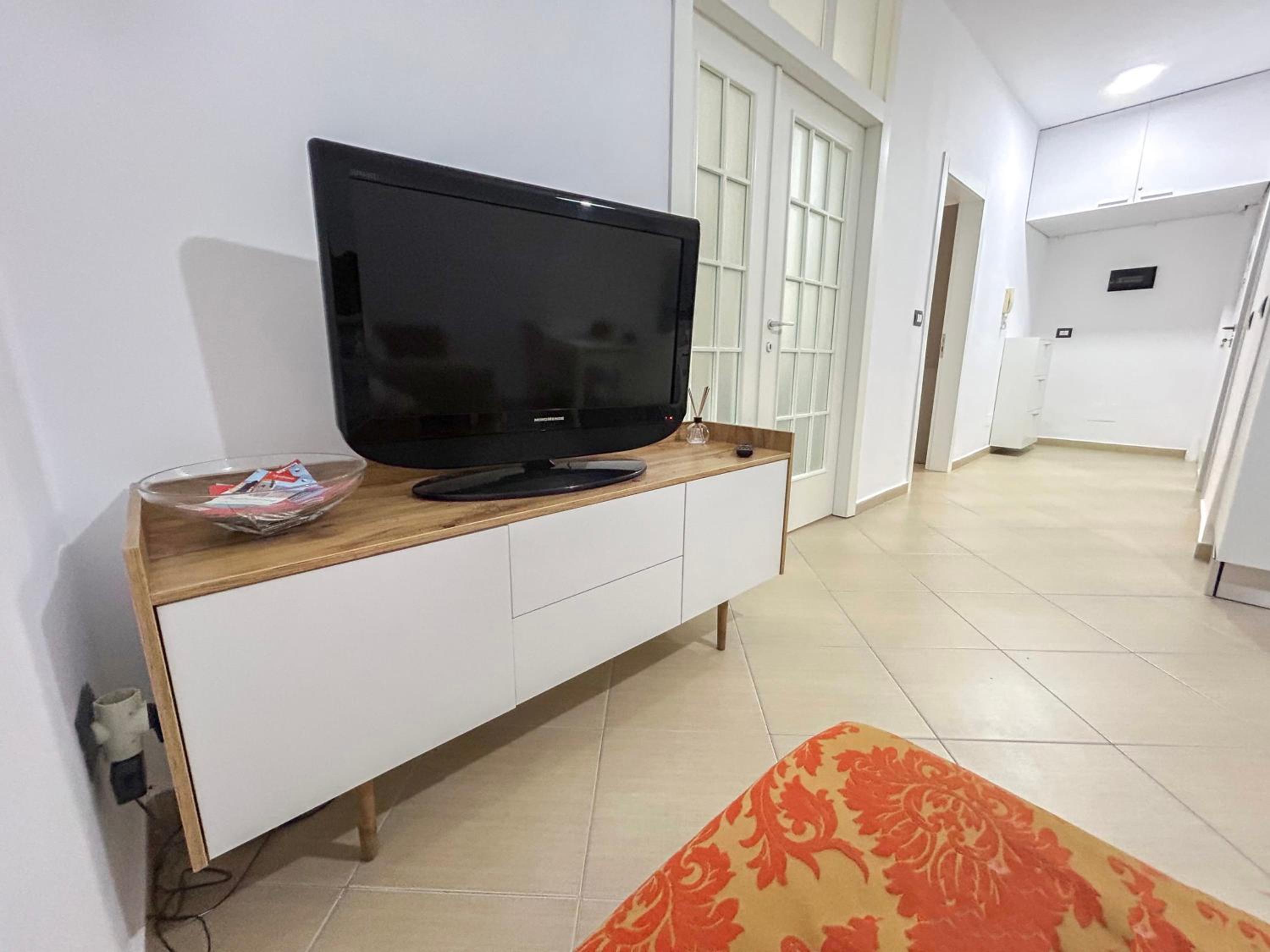 Two bedrooms, Top Location 972