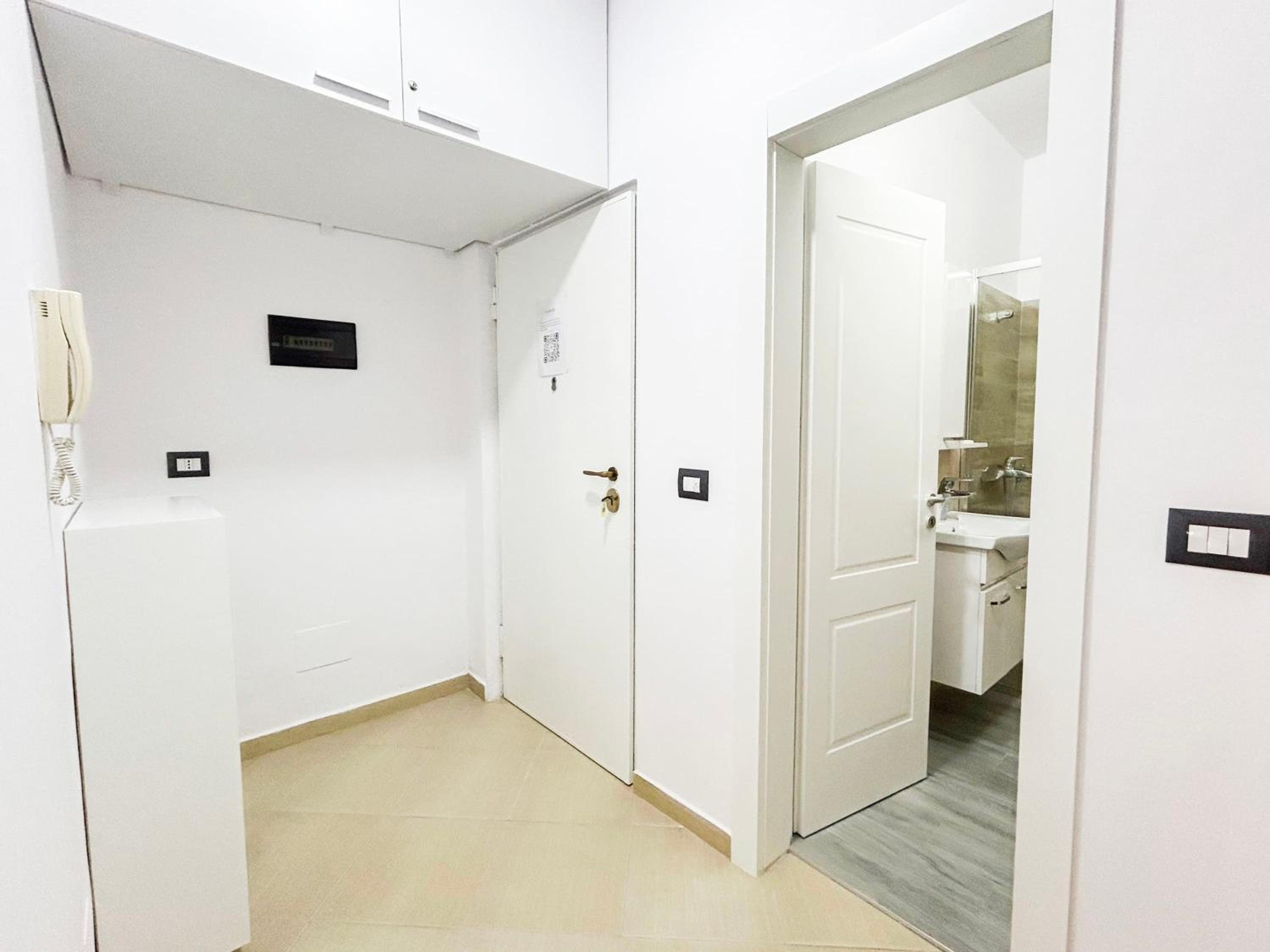 Two bedrooms, Top Location 972